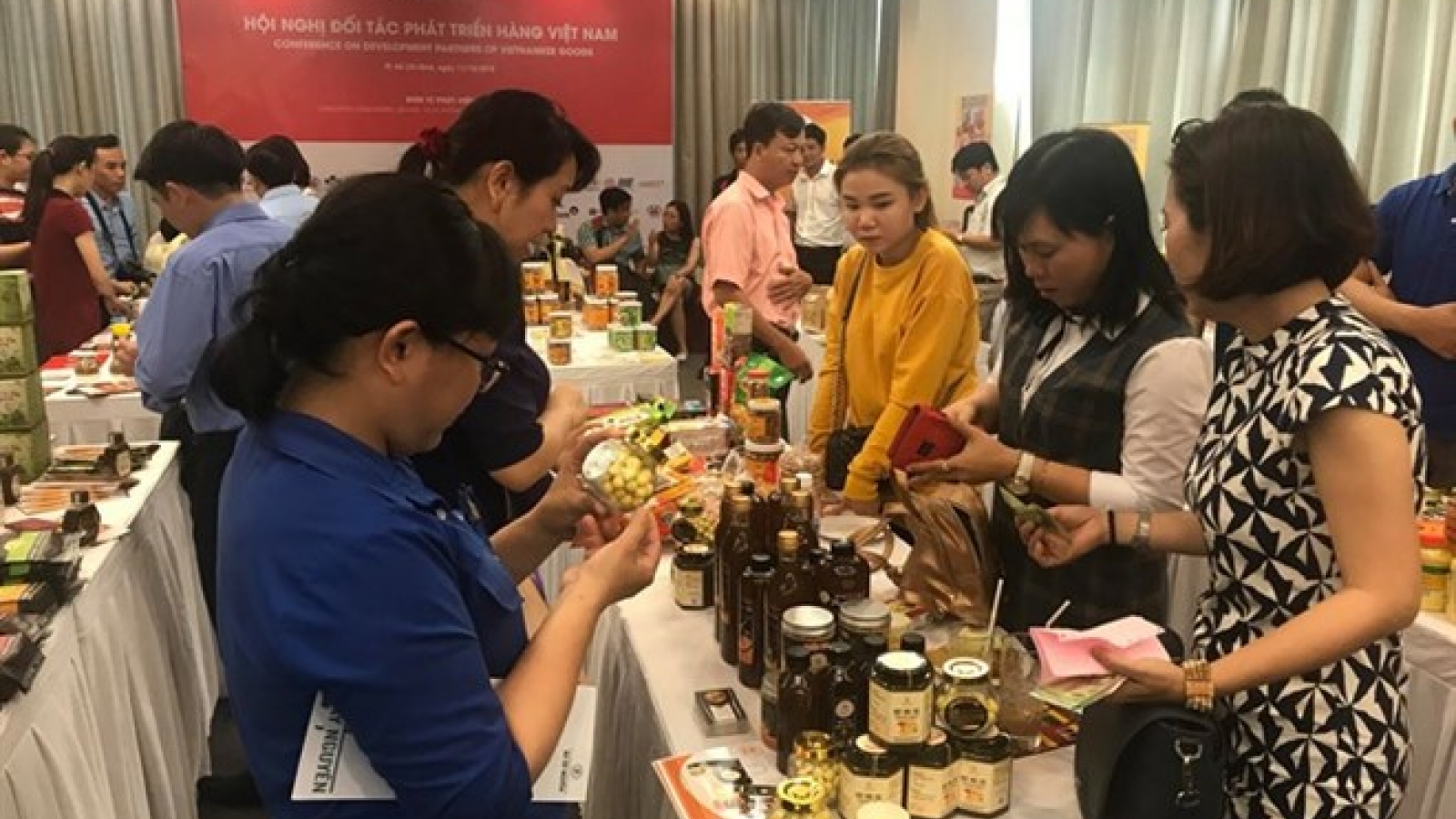 Experts talk ways to help businesses improve competitiveness