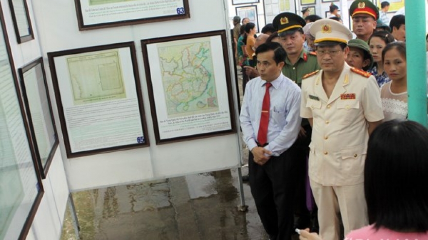 Ship of love from mainlanders to Truong Sa soldiers