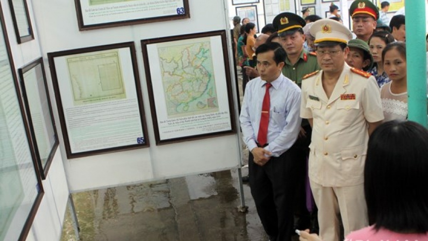 
        Hoang Sa – Truong Sa exhibition comes to Nghe An
                              
