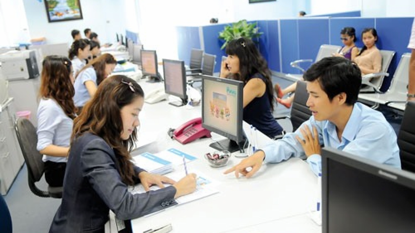 Rapid bank credit growth makes analysts wary