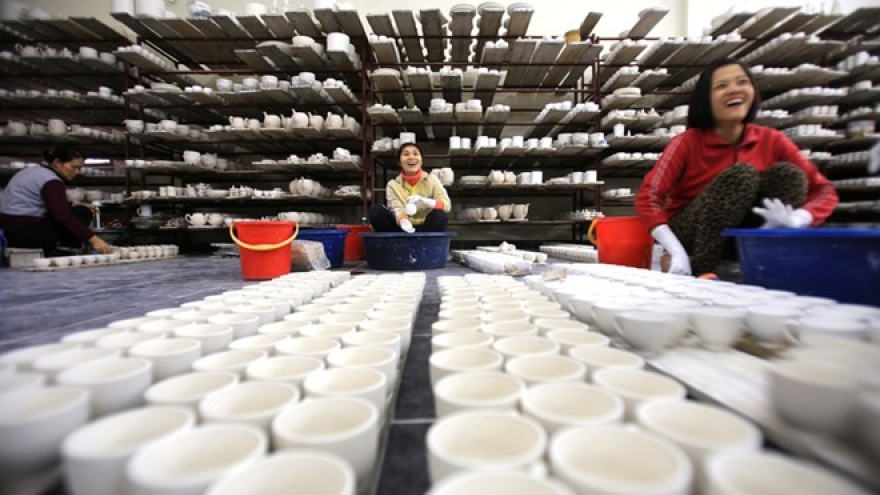 Experts suggest ways to develop private economy