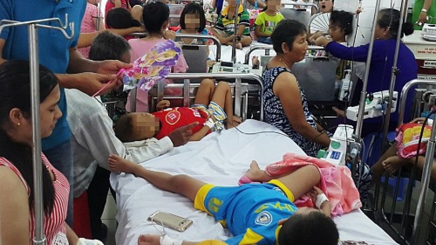 Experts warn of insecticide-resistant mosquitoes in Vietnam