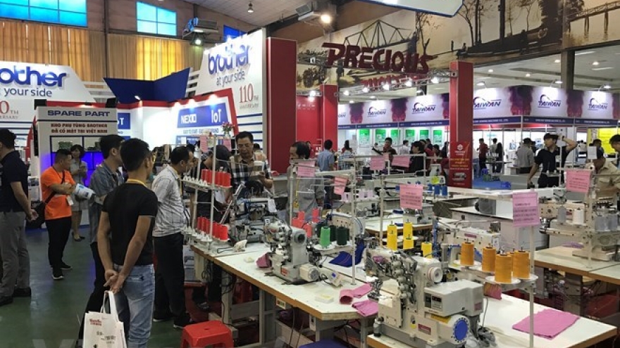 HanoiTex draws 120 exhibitors from 12 countries
