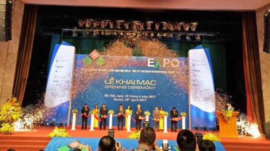 
        International trade fair throws open its doors in Hanoi
                              