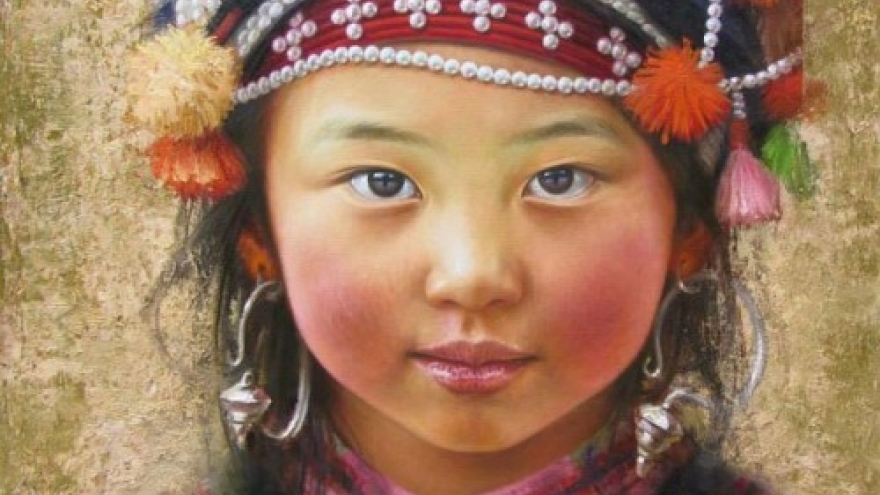 Painter captures pure eyes of minority kids in mountainous Vietnam