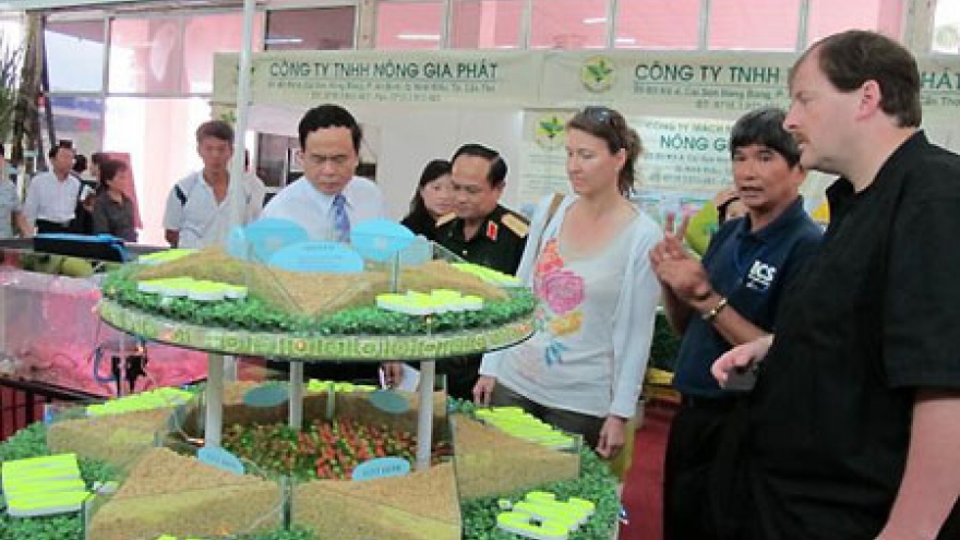 International agriculture fair opens in Can Tho