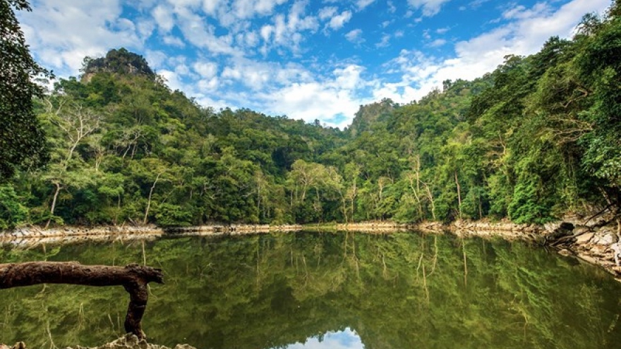 
        Vietnam seeks UNESCO recognition for Ba Be-Na Hang natural heritage
                              