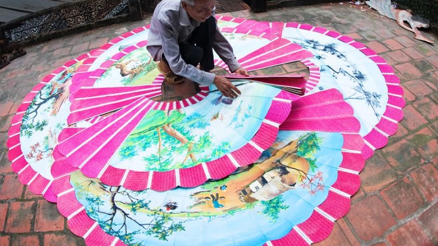 Chang Son - Hanoi’s wooden fan-making village