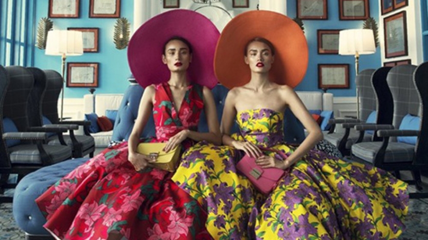 100 fashion models on catwalk to usher in New Year