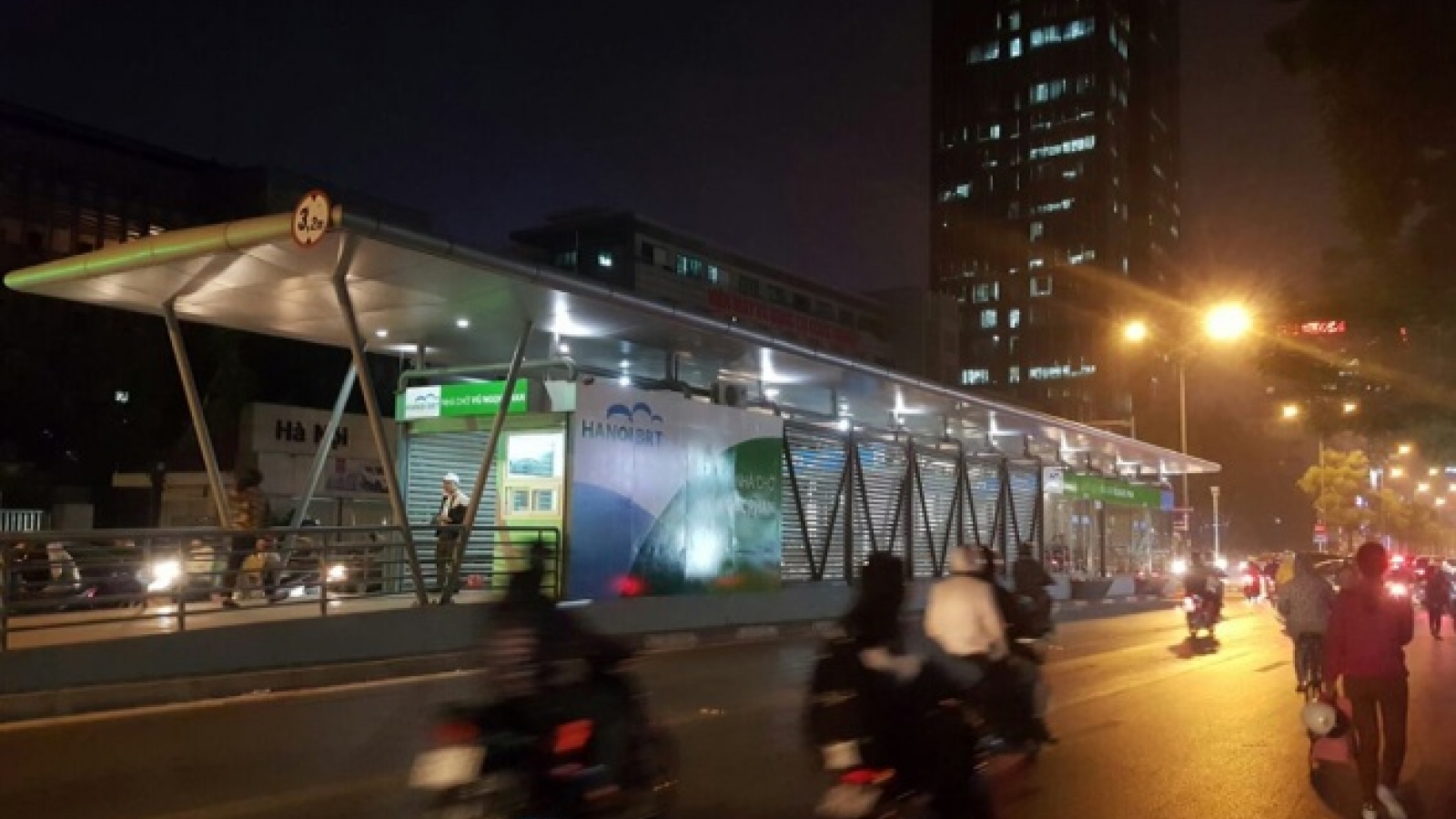 Hanoi’s first fast bus system still a work in progress