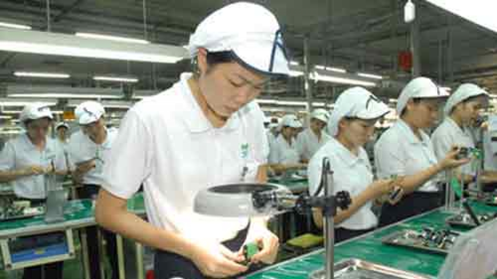 Renewing policies to attract more FDI