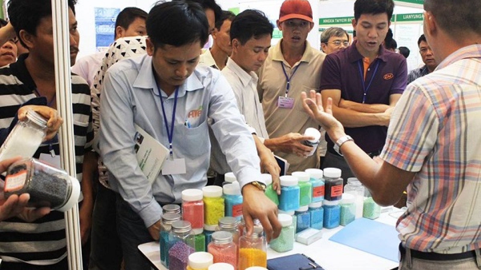Int'l agricultural fertilisers and plant protection product expo opens in HCM City