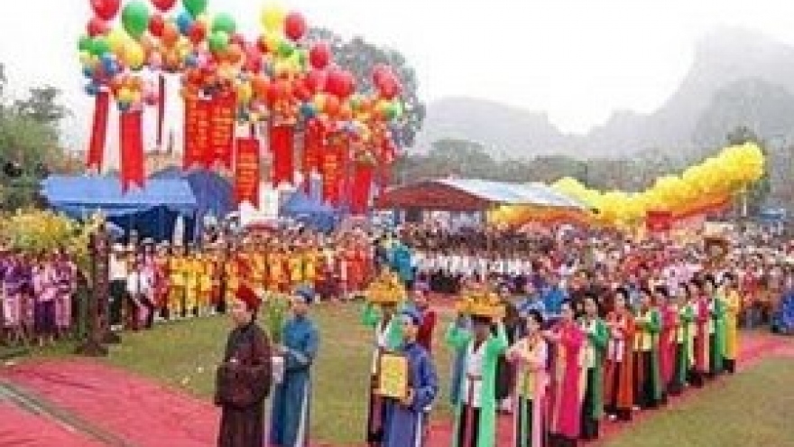 
        Hoa Lu Festival opens in Ninh Binh
                              
