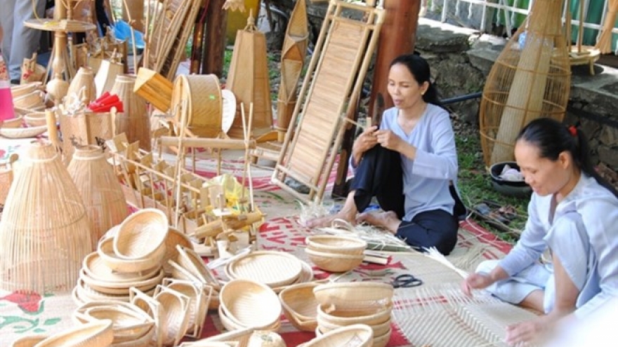 Over 350 artisans to show off skills at Hue Traditional Craft Festival