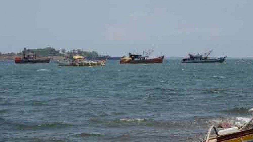 Philippines arrests dozens of Vietnamese, Chinese fishermen