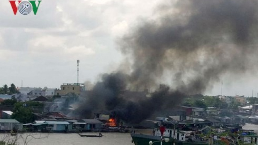 No casualties as fire engulfs five houses in Can Tho