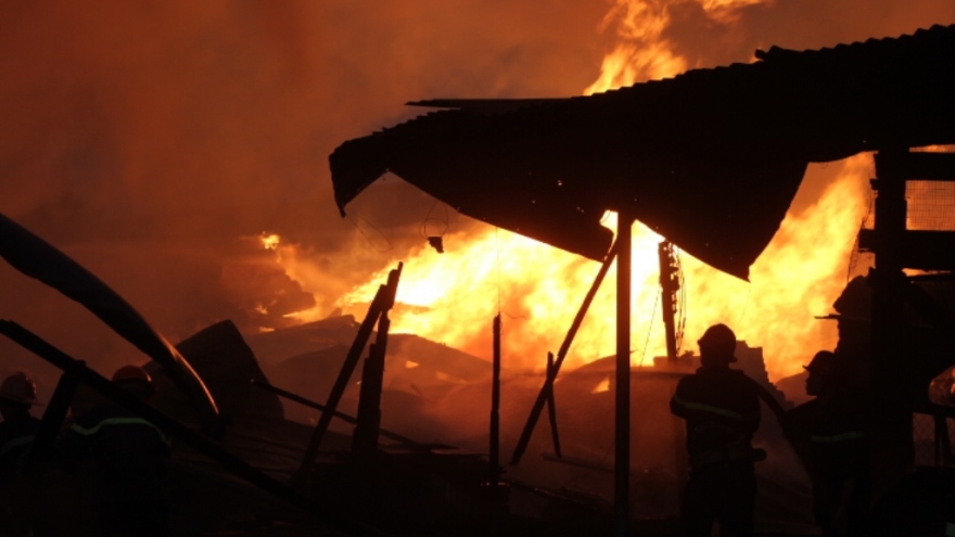 Fire destroys HCM City’s wood furniture warehouse