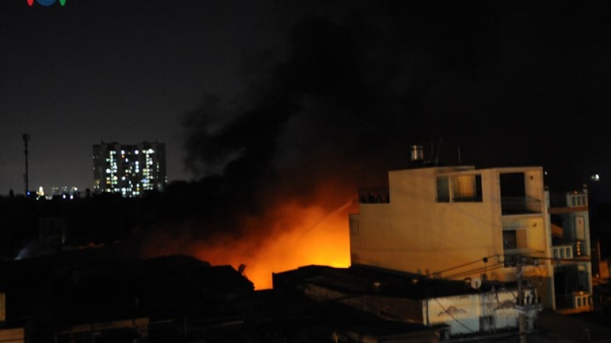 Fire destroys foam rubber workshop in HCM City 