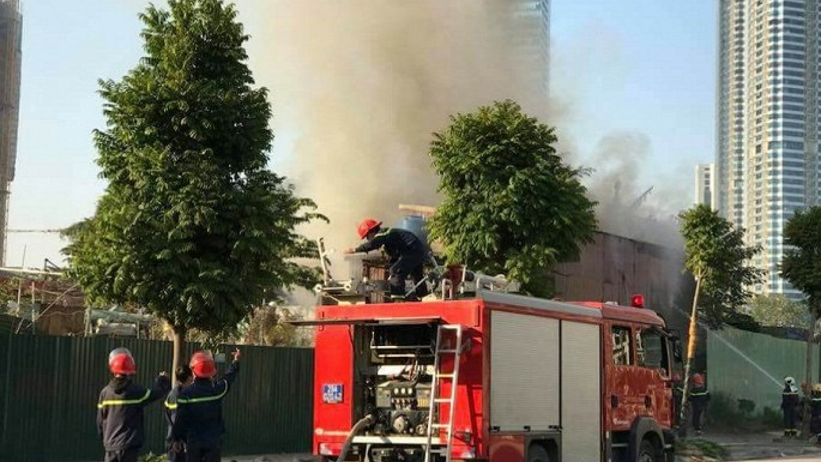 One killed in Hanoi house fire
