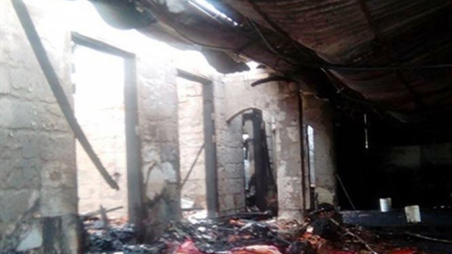 Major fire destroys mattress warehouse in Nghe An