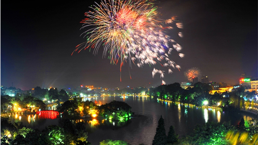 Firework shows to light up Hanoi skies during Tet