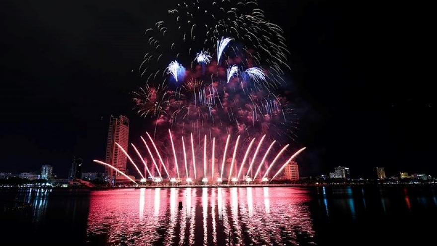 Swedish team’s spectacular fireworks display in Danang
