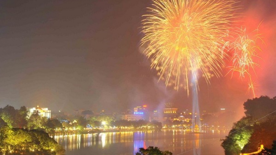 Hanoi to welcome Tet holiday with 31 fireworks shows