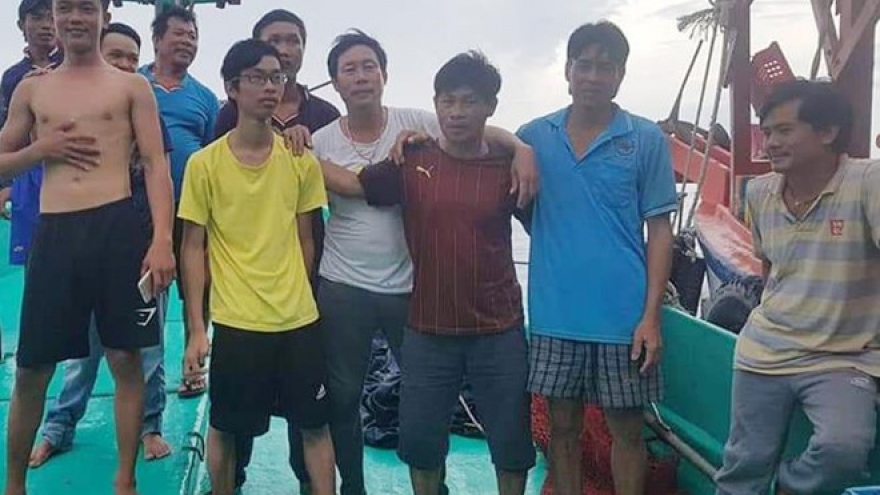 Fishermen pulled out of sea following row