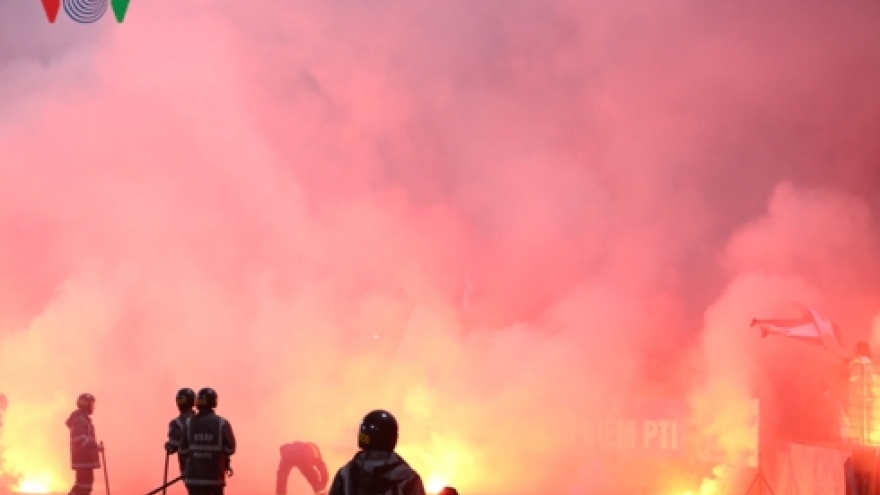 Hanoi FC and Haiphong FC fined as flares blight match