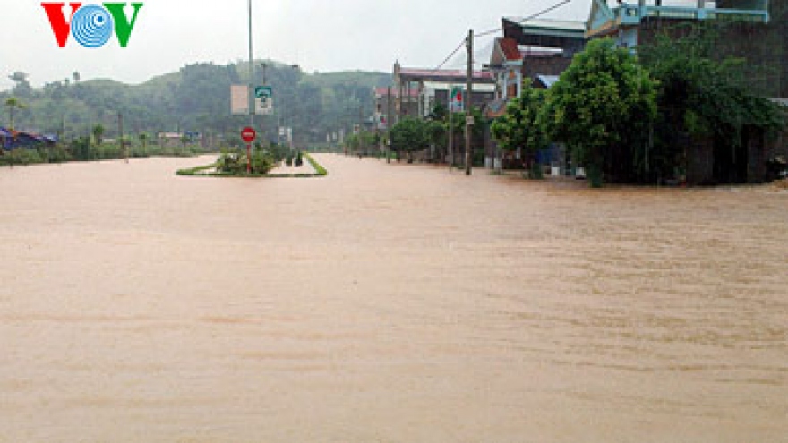 Flash floods, landslides cause over VND3 trillion losses