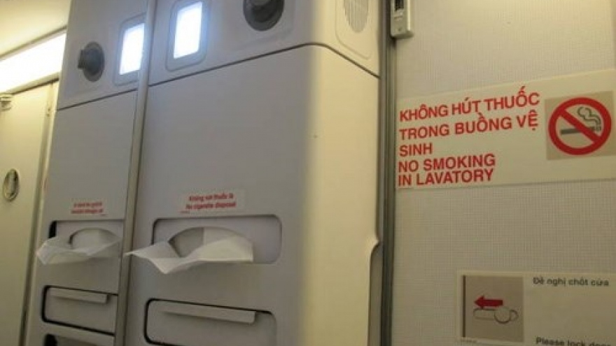 Vietnamese fined for smoking during HCM City- Hanoi flight
