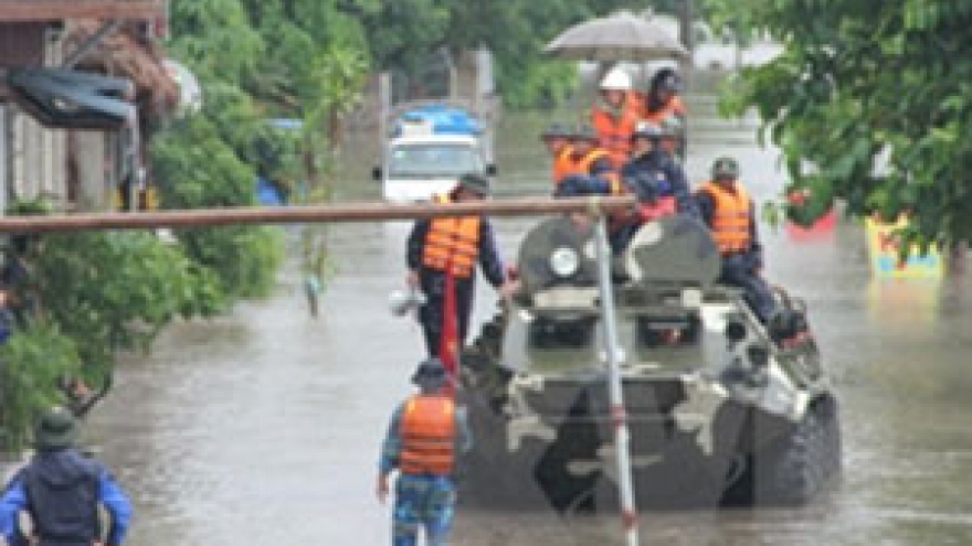 Lao PM extends sympathy to Vietnam over flooding
