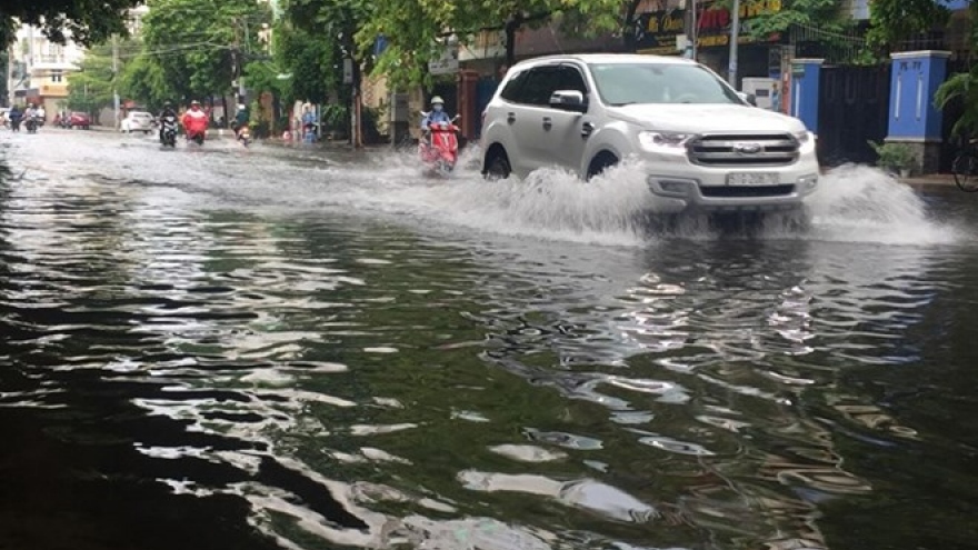 HCM City reviews ongoing flood-prevention programme