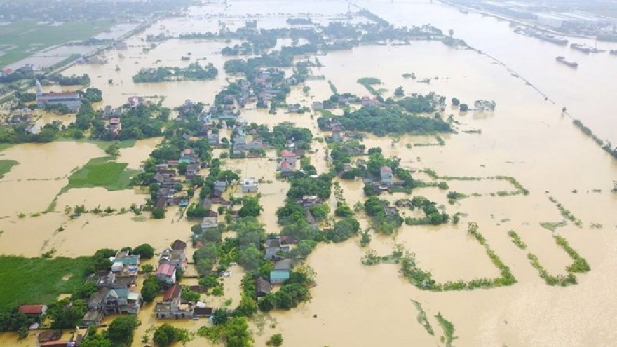 Vietnamese Embassy in Malaysia supports flood victims at home