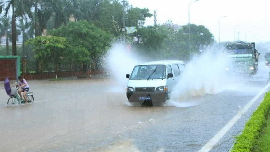 
        Over 3,000 tourists stuck in Co To island over storm
                              