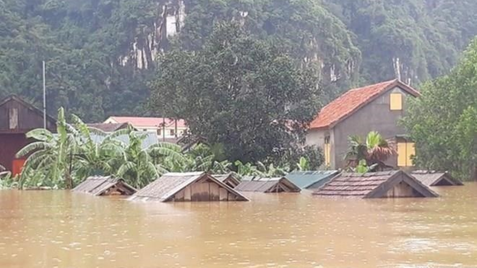 PM approves rice aid for flood-hit residents