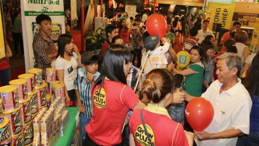 Vietnamese food firms exhibit in China
