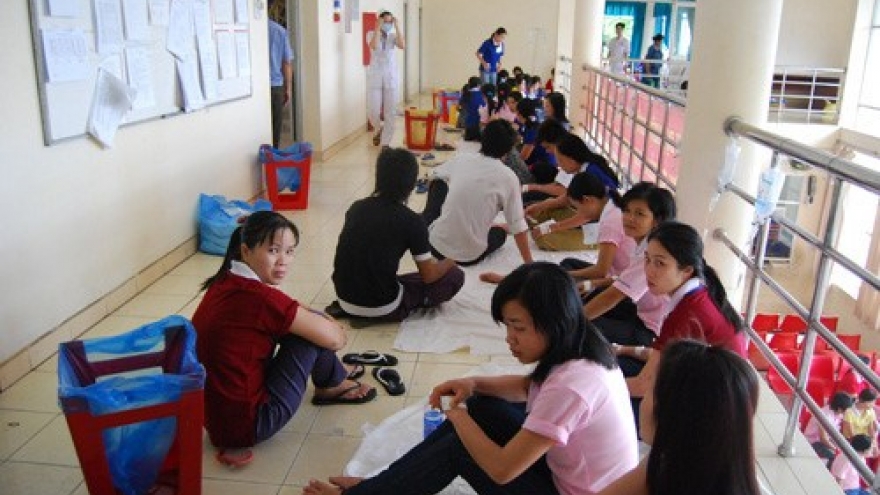 
        HCM City steps up food safety inspection amid more poisoning cases
                              