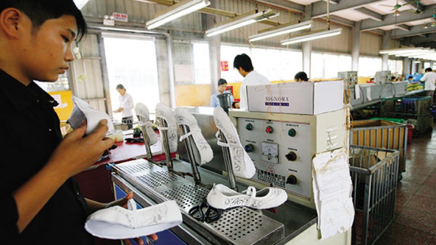 
        Footwear sector awaits rebound with US giant
                              