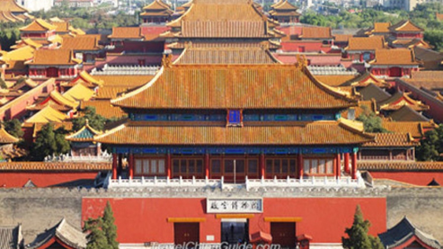 China refurbishes Forbidden City walls
