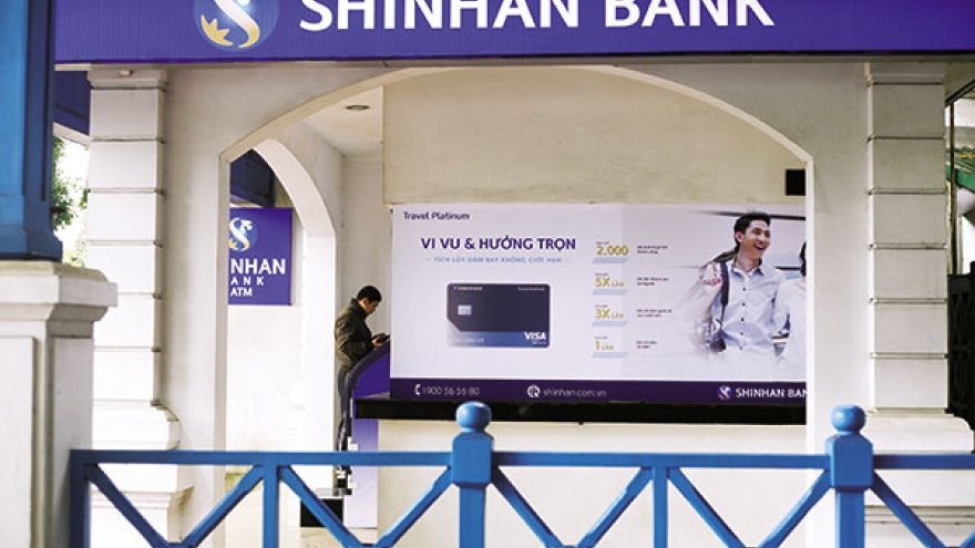 Foreign banks try new local tactics
