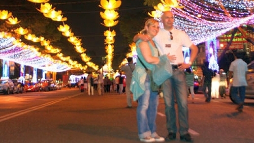 Saigontourist offers foreigners Tet celebration tours