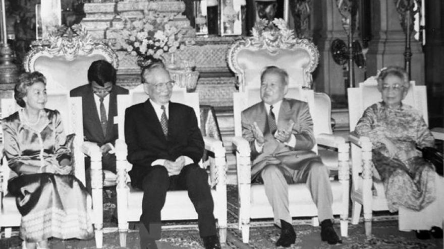 Foreign leaders extend condolences over death of former President