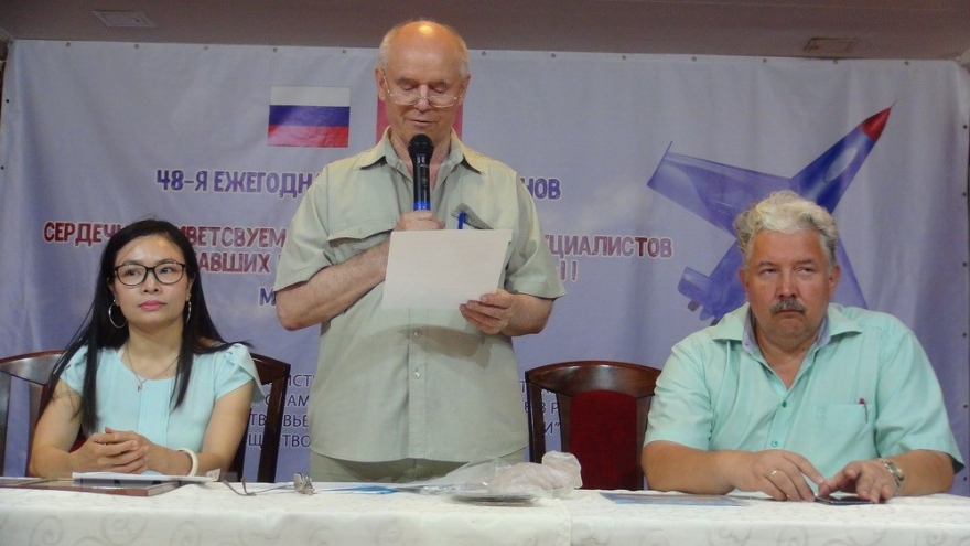 Former Russian military experts in Vietnam get together