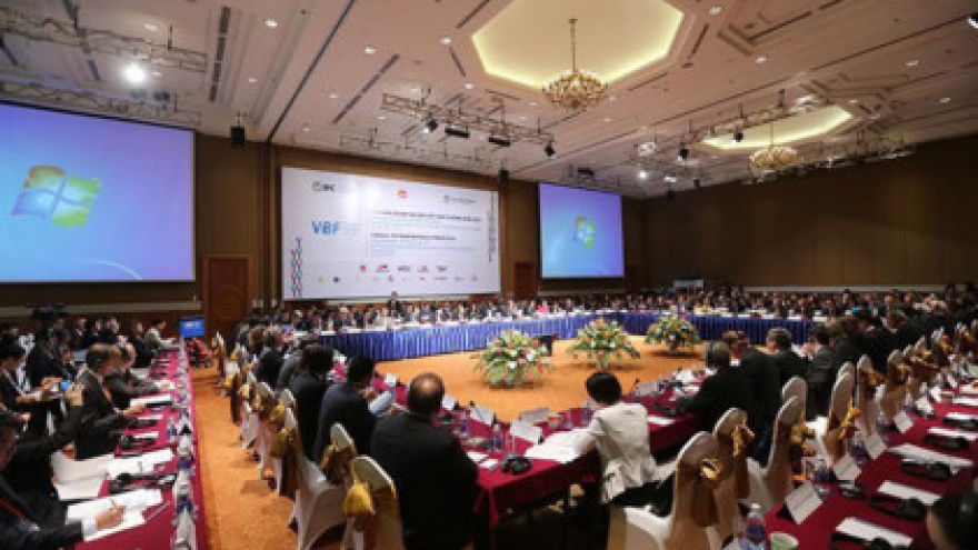 Midterm Vietnam Business Forum opens in Hanoi