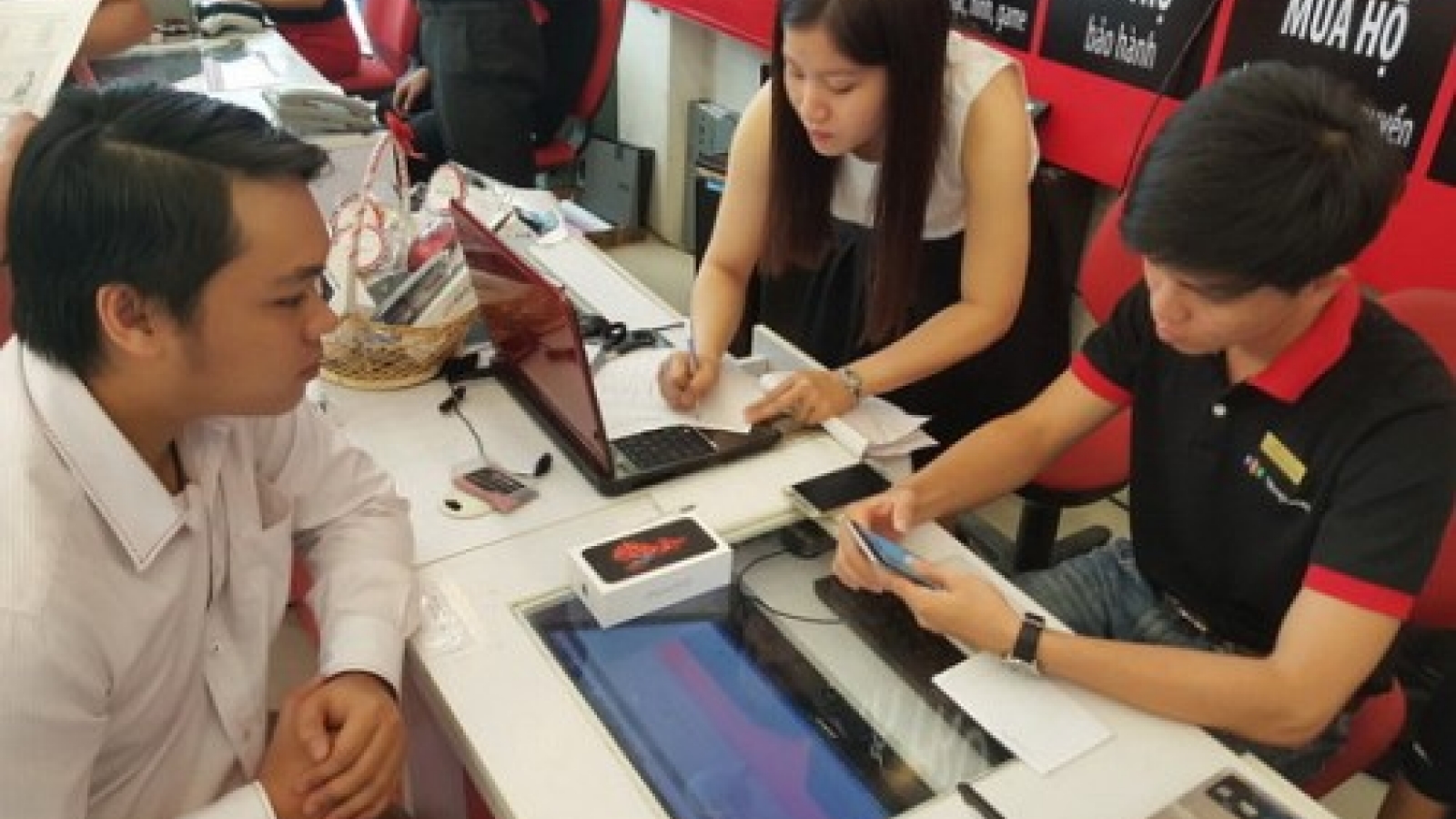 Vietnam's FPT seeks partial sales retail and distribution units