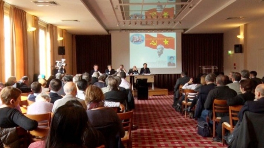 Conference on Vietnam’s 12th Party Congress held in France