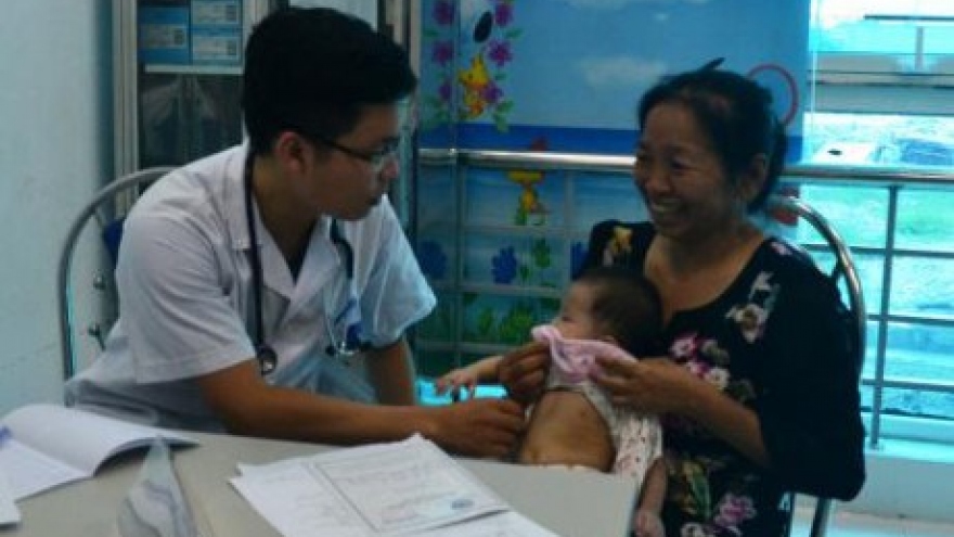 Thai Binh: Poor children get free heart checkups in two-day event