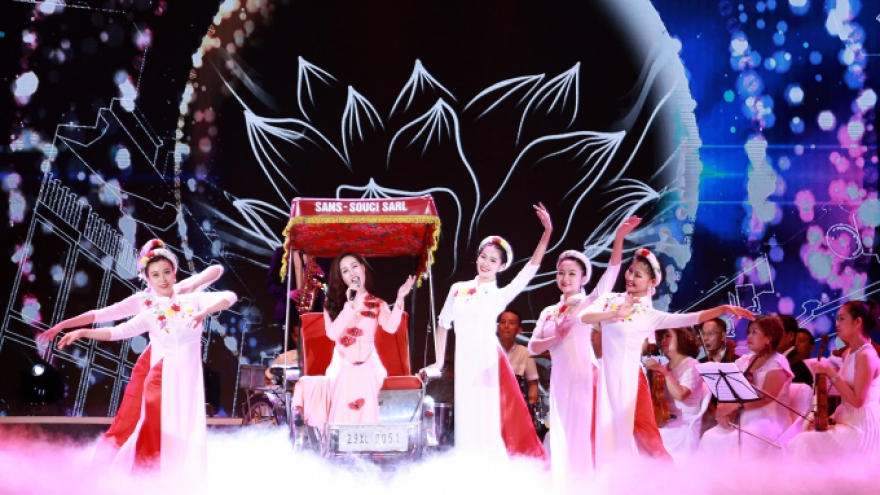 Hanoi music gala celebrates 20 years since award of “City for Peace” title