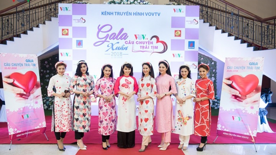 Vietnamese beauties are pretty in pink at Hanoi spring gala